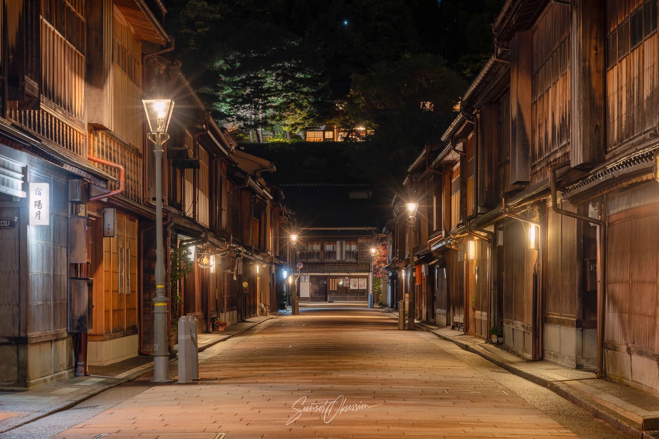 Higashi Chaya historic district is a great photography location in Kanazawa