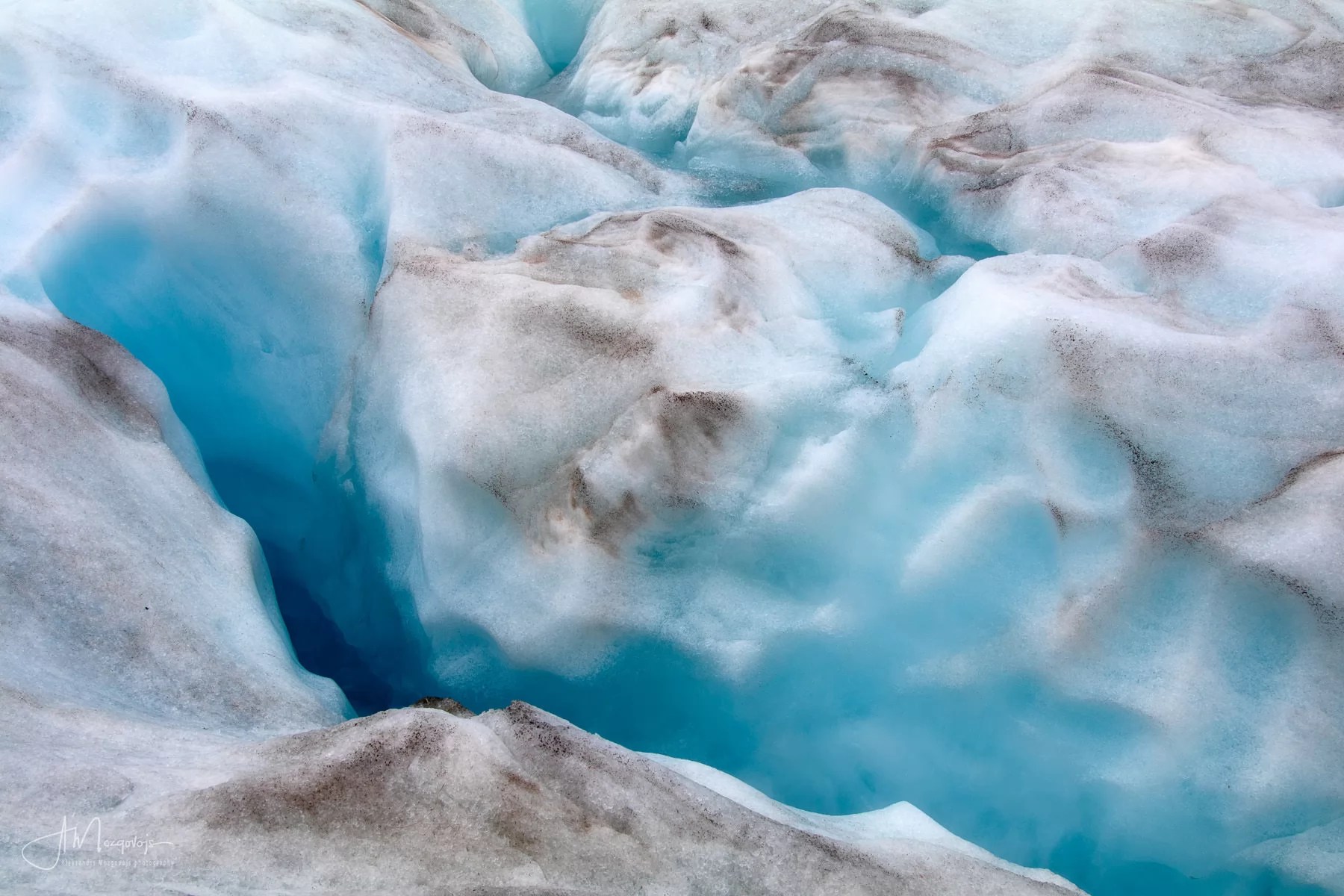 Deep blue patterns in the ice