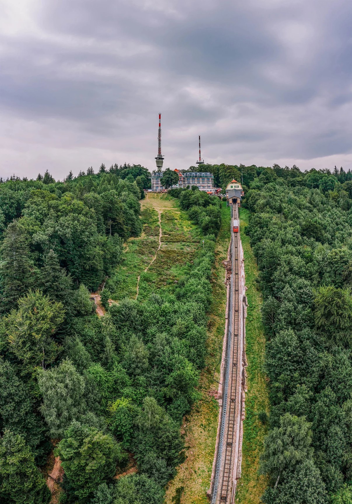 "Stairway to Heaven" is visible to the left of the funicular road