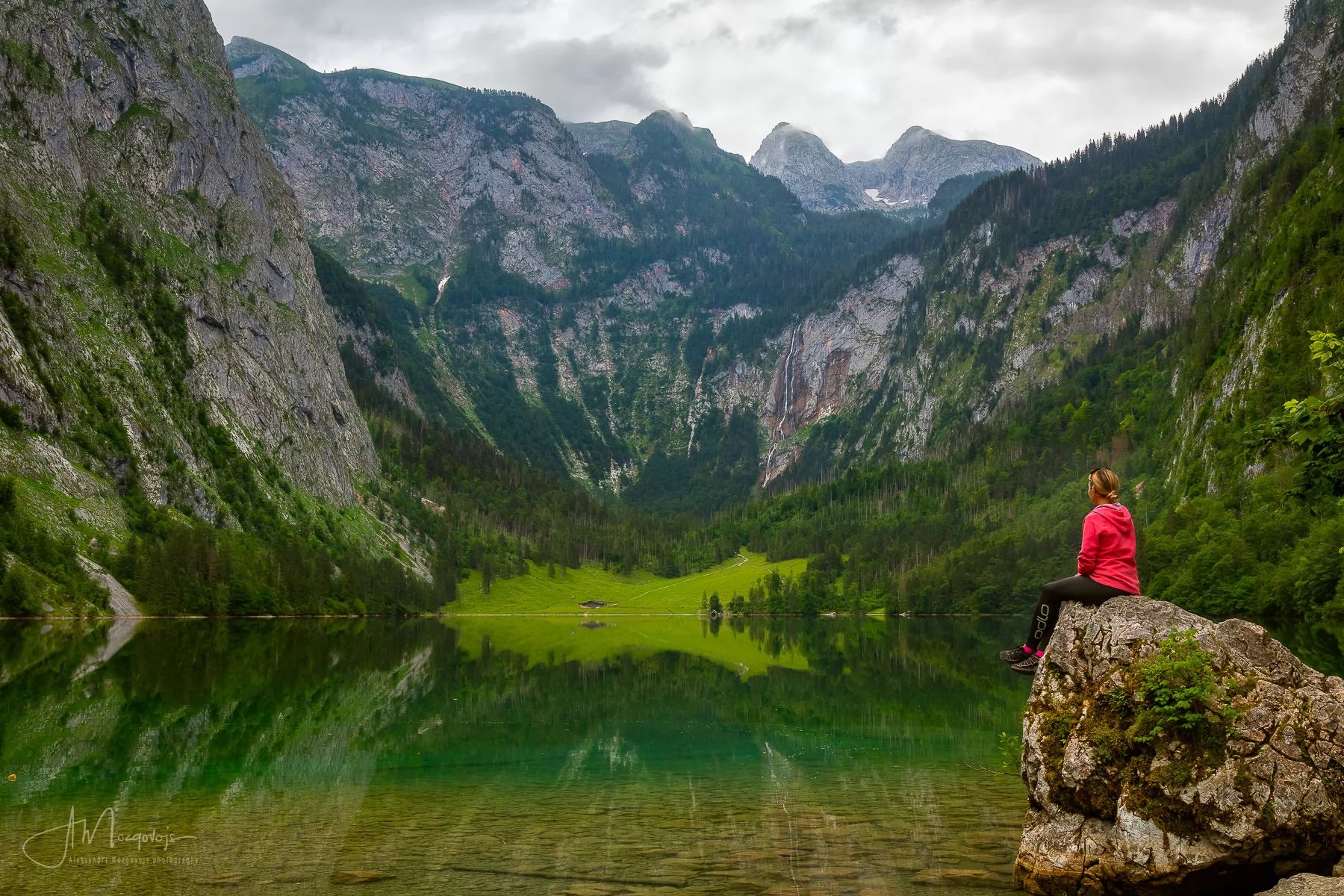 Perhaps the composition doesn't even have to include the boathouse!