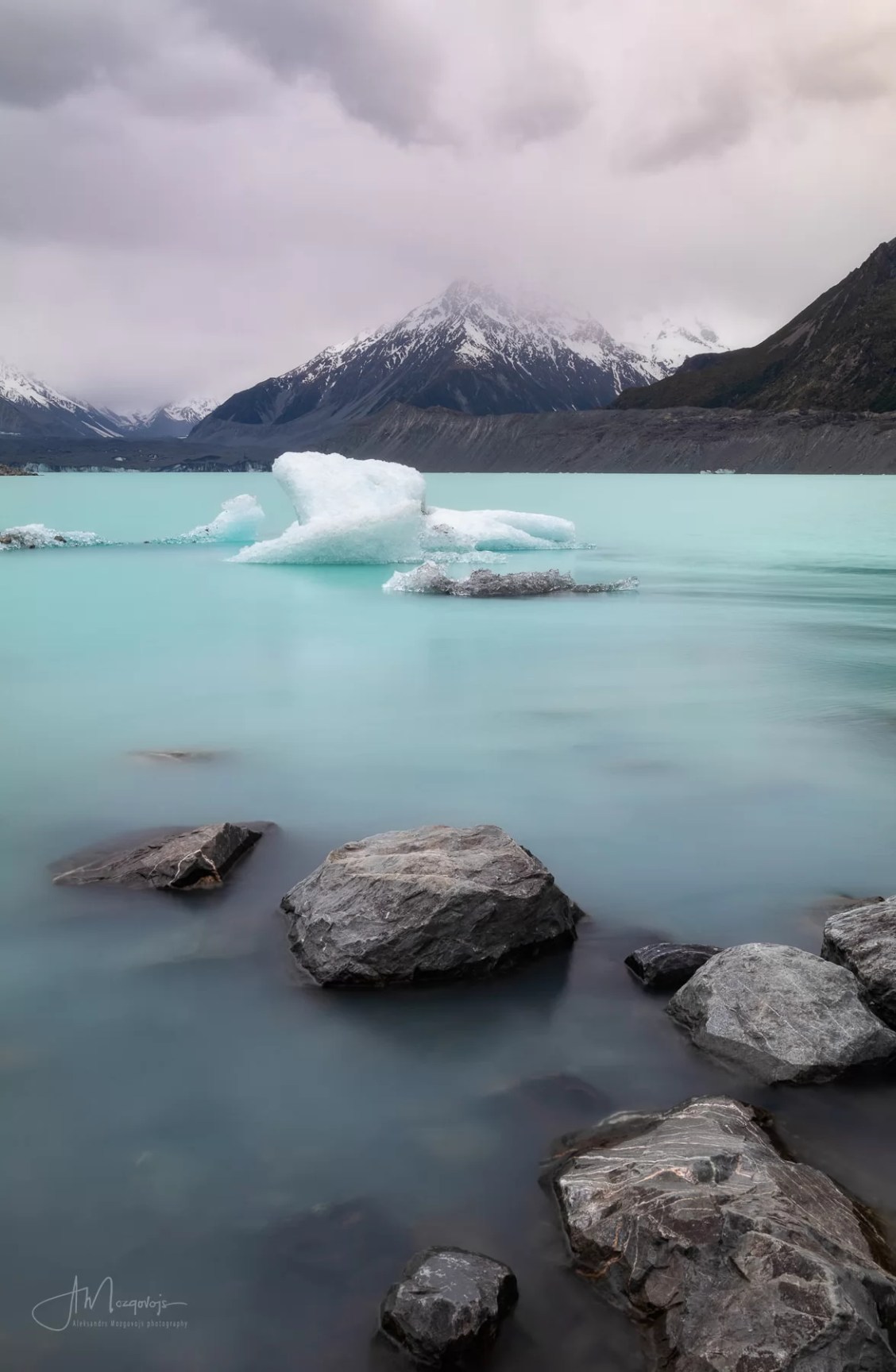 Tasman Lake is perfect for landscape photography, especially at sunrise