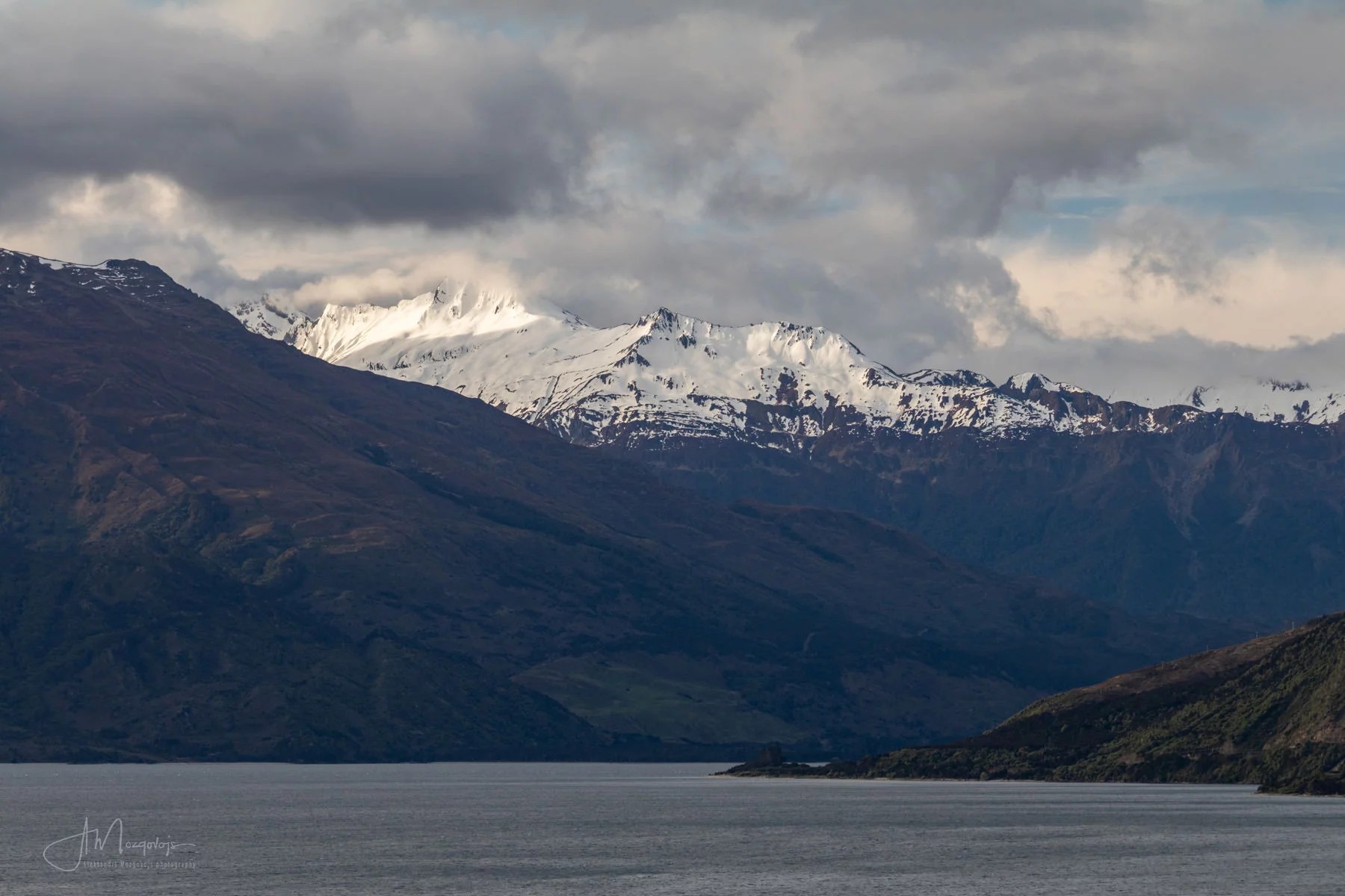 Snowy Mountains above lake Wanaka, New Zealand